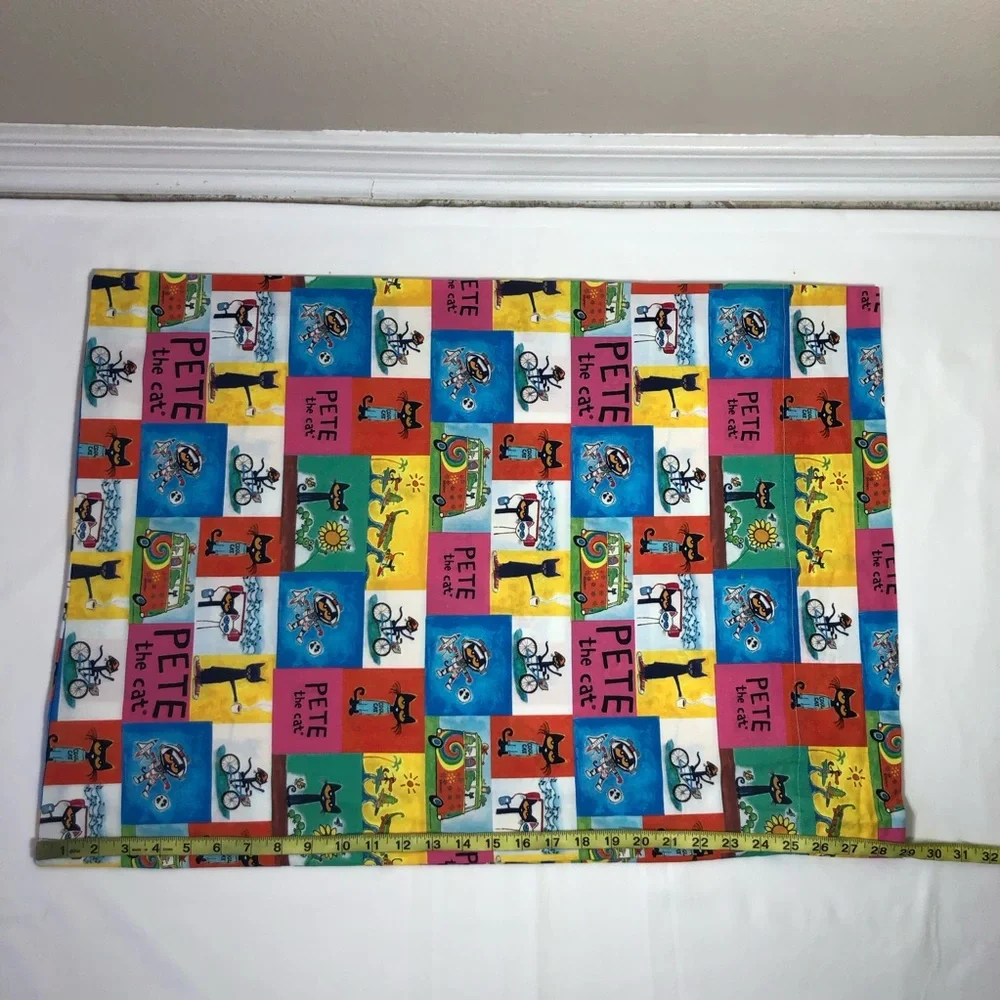 Set Of 2 Hand Made Cotton Multicolor Pet The Cat Standard Pillowcases
